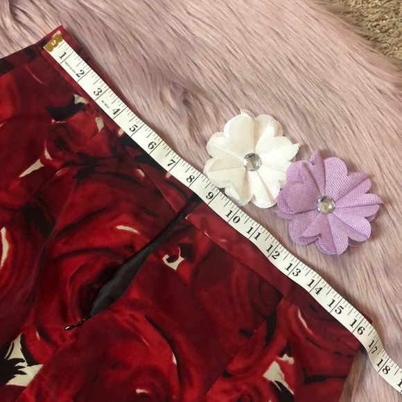 BECKY & MAX Red Floral Printed Skirt Size 8 - Picture 4 of 7